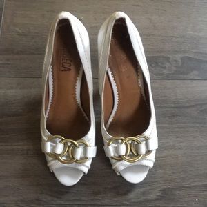 Tribeca by Kenneth Cole white heel